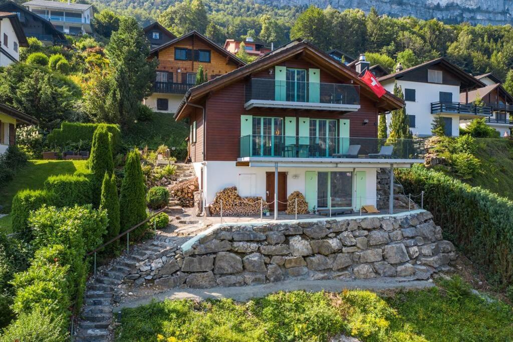 Exklusives Chalet Mit Traumhafter See- Und Bergsicht Seelisberg Exterior photo