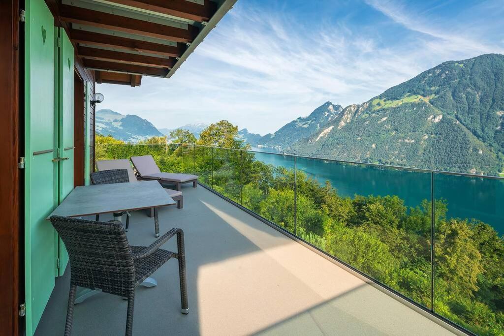 Exklusives Chalet Mit Traumhafter See- Und Bergsicht Seelisberg Exterior photo
